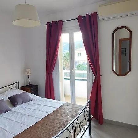 Apartment Calvi, T3 -50m2 Lumineux, 2 Chbre, 4 Pers, Terrasse 20m2 Sans Vis A Vis, Parking *