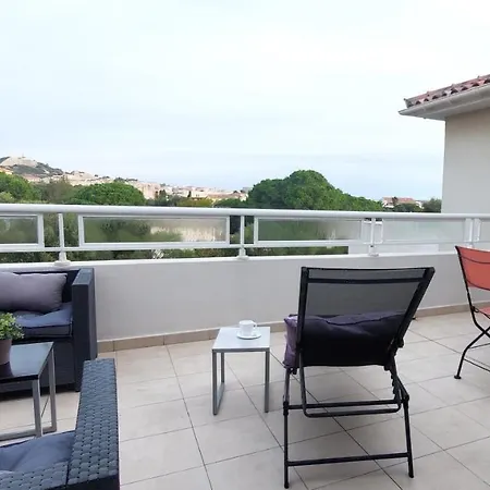 Calvi, T3 -50m2 Lumineux, 2 Chbre, 4 Pers, Terrasse 20m2 Sans Vis A Vis, Parking